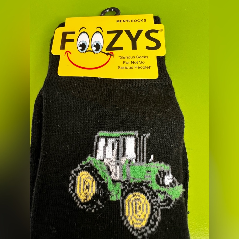 FOOZYS Mens GREEN TRACTOR novelty Dress Socks